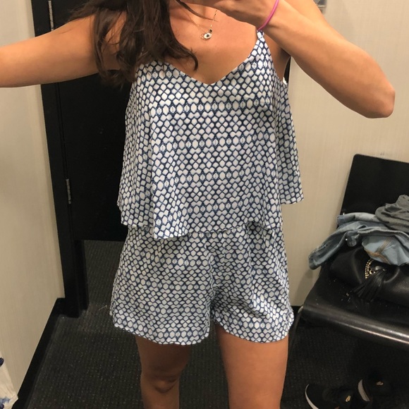 BB Dakota Romper. NWT!! - Picture 5 of 5
